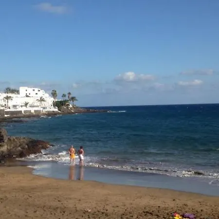 Villa Puerto Del Carmen Sleeps 9 With Pool Air Con&wifi *