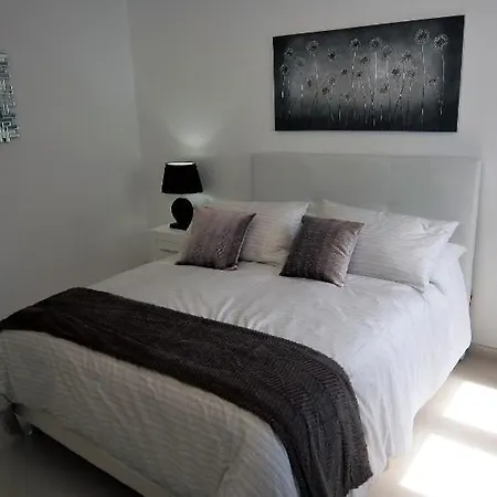 Puerto Del Carmen Sleeps 9 With Pool Air Con&wifi Villa *