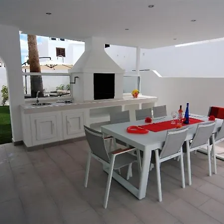 Villa Puerto Del Carmen Sleeps 9 With Pool Air Con&wifi *