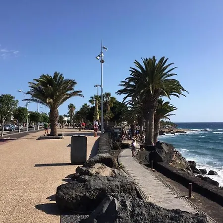 Puerto Del Carmen Sleeps 9 With Pool Air Con And Wifi بويرتو ذيل كارمين