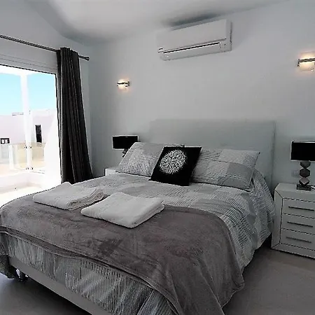 Puerto Del Carmen Sleeps 9 With Pool Air Con&wifi